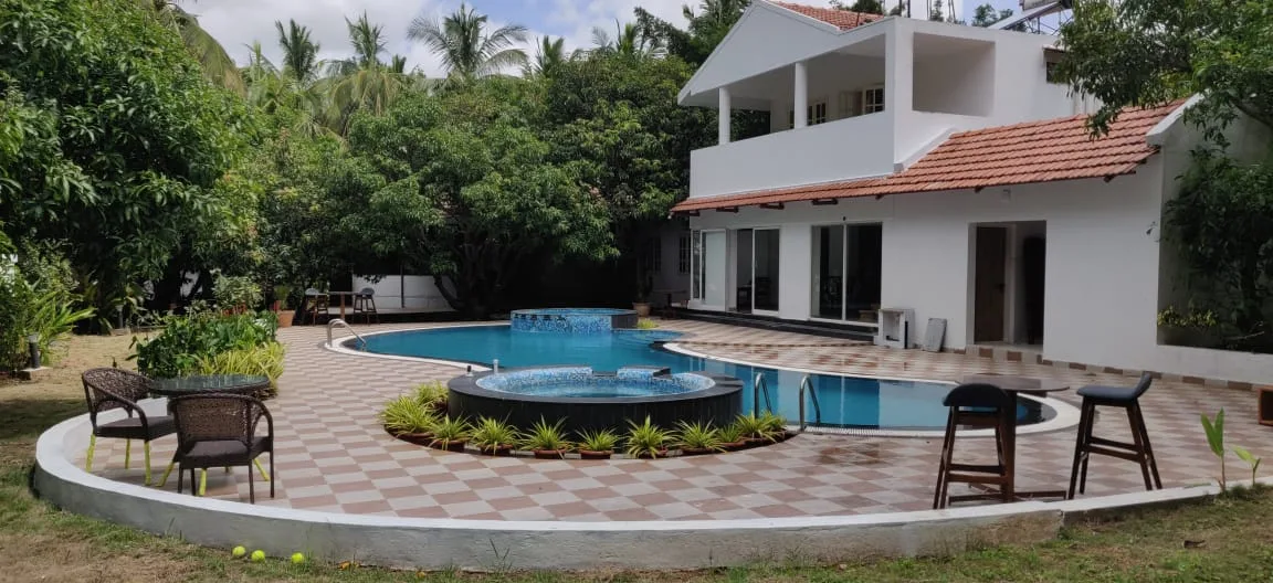 Prana — 4-Acre Paradise with Amoeba Pool & Jacuzzi, Hosur Road
